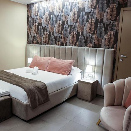 B&B Suites&Rooms Piazza Dei Martiri 卡塔尼亚 外观 照片