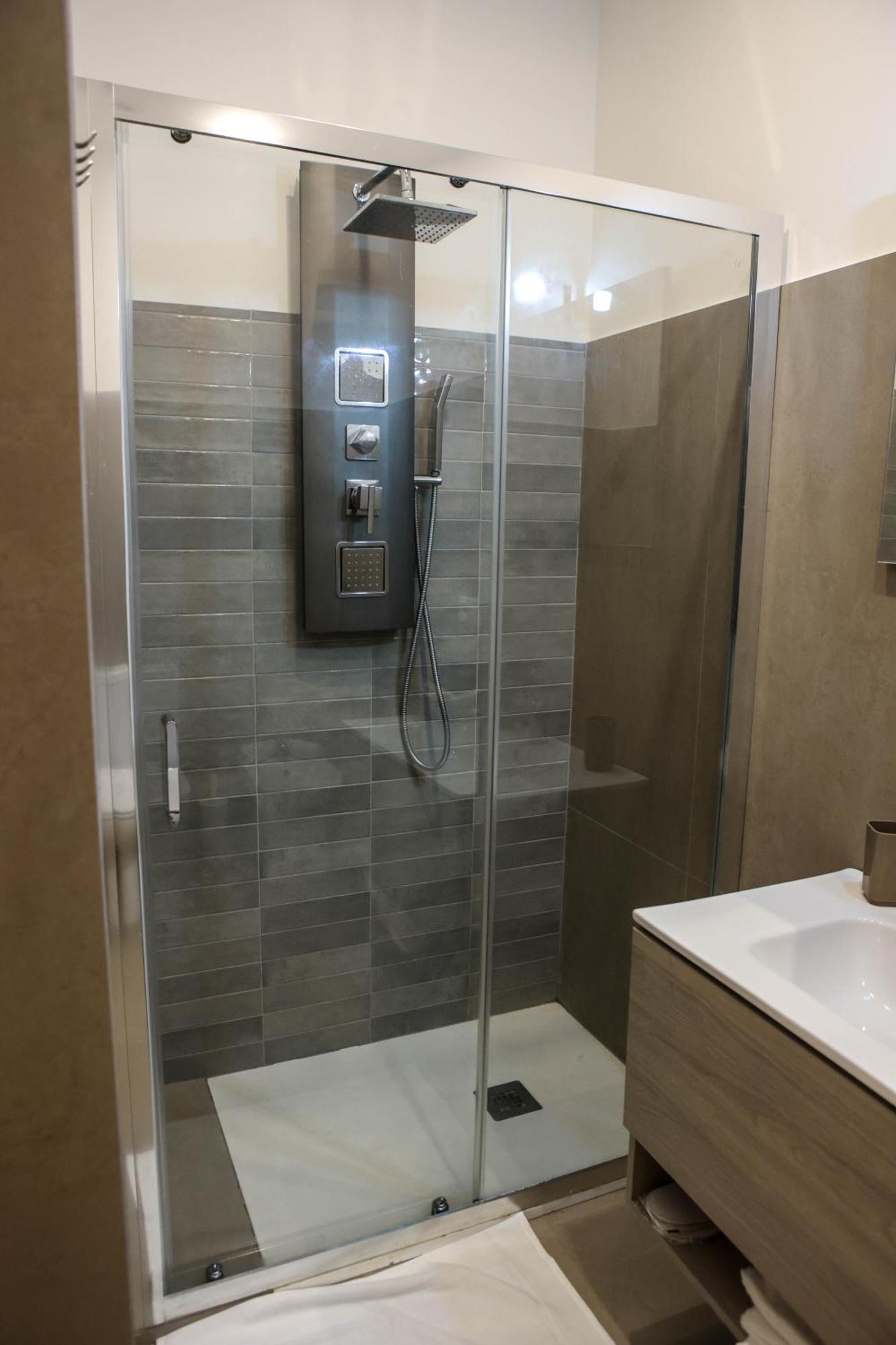 B&B Suites&Rooms Piazza Dei Martiri 卡塔尼亚 外观 照片