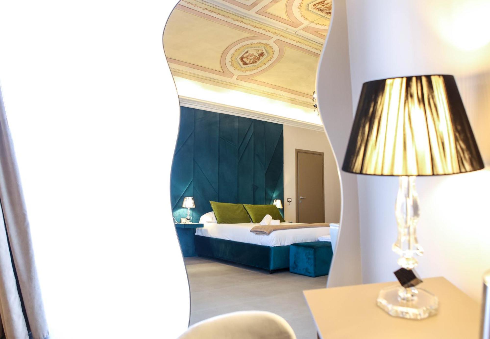 B&B Suites&Rooms Piazza Dei Martiri 卡塔尼亚 外观 照片