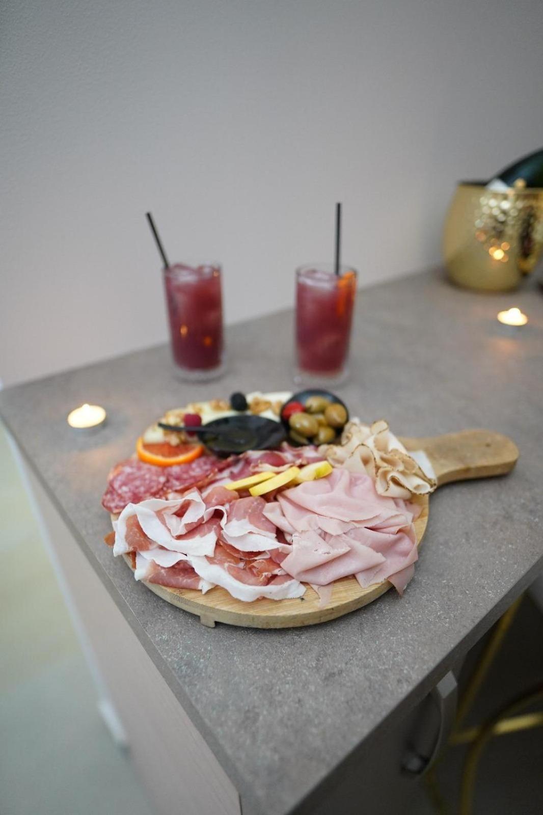 B&B Suites&Rooms Piazza Dei Martiri 卡塔尼亚 外观 照片