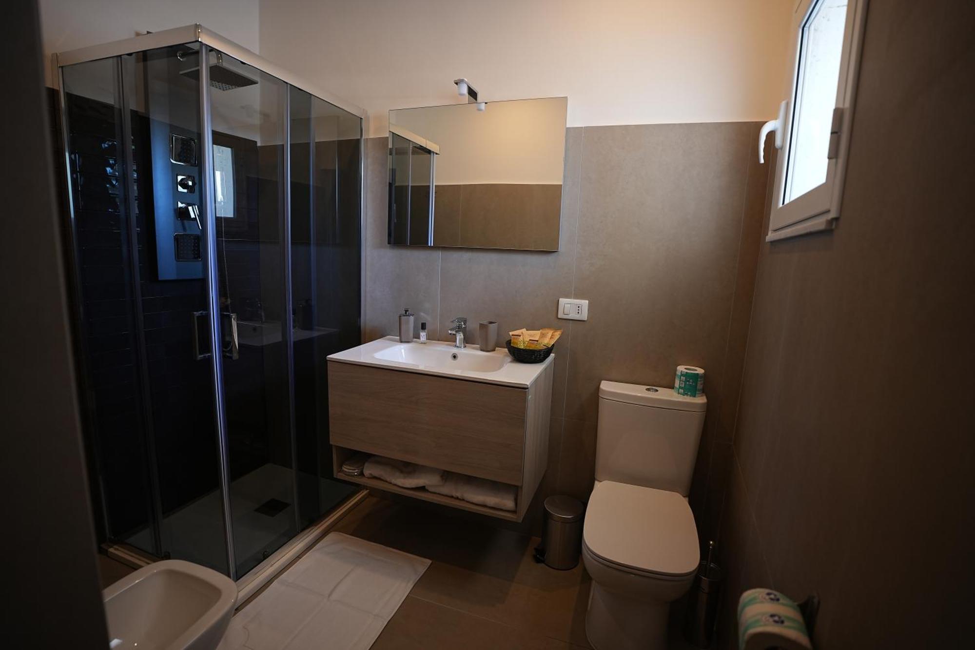 B&B Suites&Rooms Piazza Dei Martiri 卡塔尼亚 外观 照片